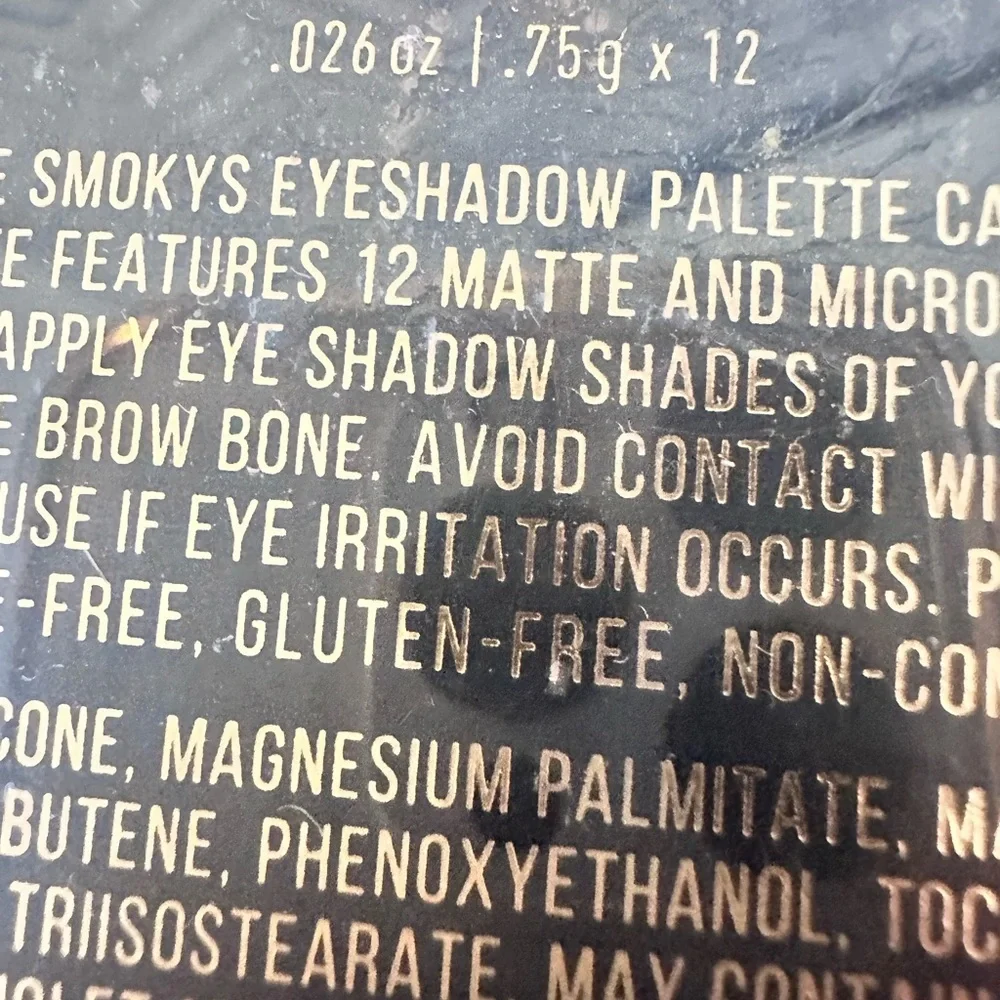 Saks Fifth Avenue Eyes Shadow Palette, 12 shades